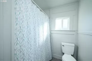 131 NE 2nd St, Willamina, OR 97396 - Photo 15