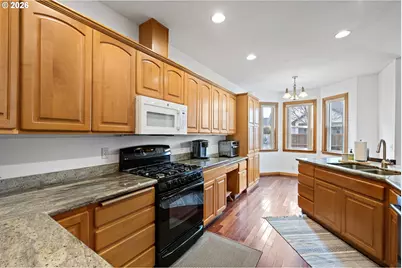 970 T St, Springfield, OR 97477 - Photo 15