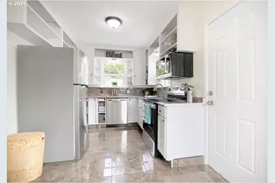 805 N Kelso Ave, Kelso, WA 98626 - Photo 9