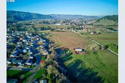 111 SE Lebleu Ln, Winston, OR 97496 - Photo 23