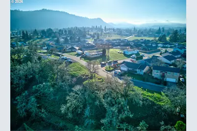 111 SE Lebleu Ln, Winston, OR 97496 - Photo 35