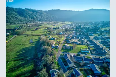 111 SE Lebleu Ln, Winston, OR 97496 - Photo 11