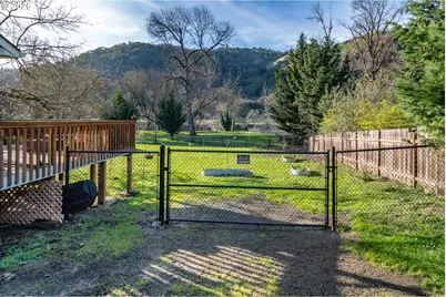 1410 SE Micelli St, Roseburg, OR 97470 - Photo 21