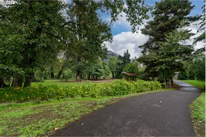 1410 SE Micelli St, Roseburg, OR 97470 - Photo 39