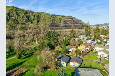 1410 SE Micelli St, Roseburg, OR 97470 - Photo 35