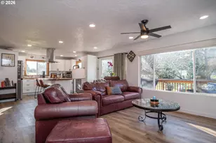 1410 SE Micelli St, Roseburg, OR 97470 - Photo 9