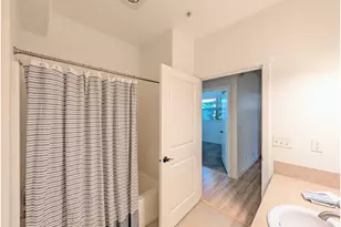 8906 NE Brentford Way, Hillsboro, OR 97006 - Photo 17