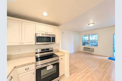 8906 NE Brentford Way, Hillsboro, OR 97006 - Photo 11