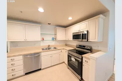 8906 NE Brentford Way, Hillsboro, OR 97006 - Photo 7