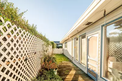 615 Jackson Ave SW, Bandon, OR 97411 - Photo 29