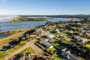 615 Jackson Ave SW, Bandon, OR 97411 - Photo 33