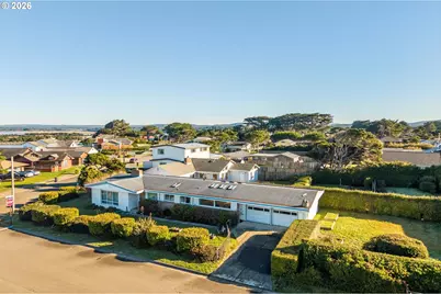 615 Jackson Ave SW, Bandon, OR 97411 - Photo 27