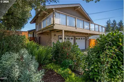 605 SE 2nd St, Newport, OR 97365 - Photo 1