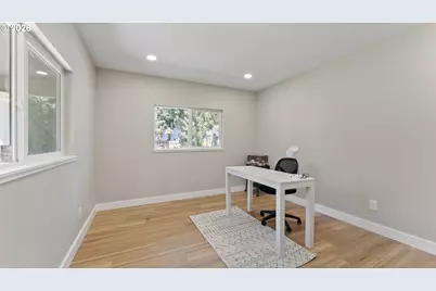 9400 NE Gertz Ct, Portland, OR 97211 - Photo 25
