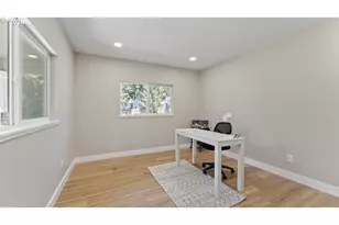 9400 NE Gertz Ct, Portland, OR 97211 - Photo 25