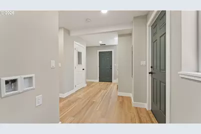 9400 NE Gertz Ct, Portland, OR 97211 - Photo 33