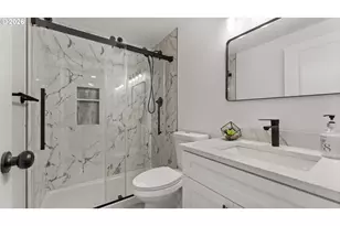9400 NE Gertz Ct, Portland, OR 97211 - Photo 27
