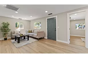 9400 NE Gertz Ct, Portland, OR 97211 - Photo 9