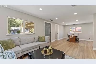 9400 NE Gertz Ct, Portland, OR 97211 - Photo 7