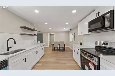 9400 NE Gertz Ct, Portland, OR 97211 - Photo 19