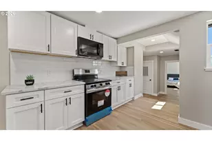 9400 NE Gertz Ct, Portland, OR 97211 - Photo 15