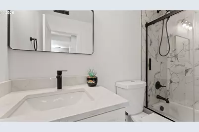 9400 NE Gertz Ct, Portland, OR 97211 - Photo 37