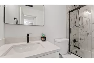 9400 NE Gertz Ct, Portland, OR 97211 - Photo 37