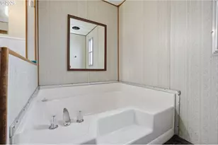 1557 N Pacific Hwy, Cottage Grove, OR 97424 - Photo 29