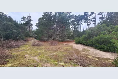 87977 Kelsie Way, Florence, OR 97439 - Photo 13