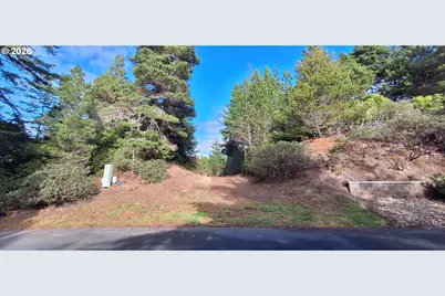 87977 Kelsie Way, Florence, OR 97439 - Photo 1