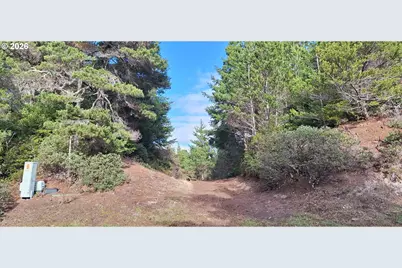 87977 Kelsie Way, Florence, OR 97439 - Photo 11