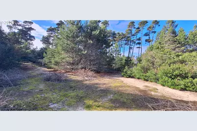 87977 Kelsie Way, Florence, OR 97439 - Photo 5