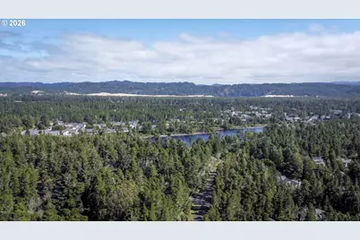 87977 Kelsie Way, Florence, OR 97439 - Photo 17