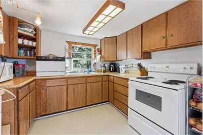 805 Coast Guard Hill Rd, Port Orford, OR 97465 - Photo 11