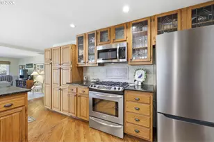 14600 SW Forest Pl, Beaverton, OR 97007 - Photo 13
