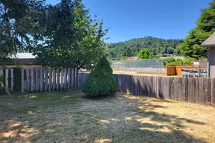 1023 N Knott St, Coquille, OR 97423 - Photo 27
