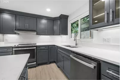 10220 SE Mount Scott Blvd, Portland, OR 97266 - Photo 15