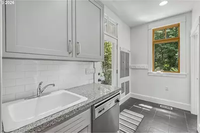 483 NW Skyline Crest Rd, Portland, OR 97229 - Photo 17