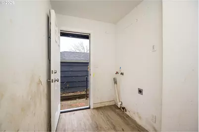 1879 G St, Springfield, OR 97477 - Photo 5