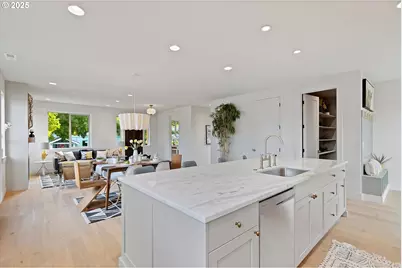 4643 N Gantenbein Ave, Portland, OR 97217 - Photo 13