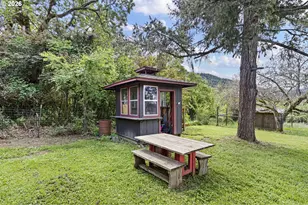 613 SE 5th St, Oakland, OR 97462 - Photo 41