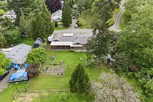 613 SE 5th St, Oakland, OR 97462 - Photo 9
