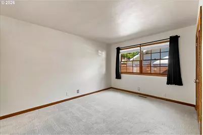 485 Country Club Ct, Lake Oswego, OR 97034 - Photo 23