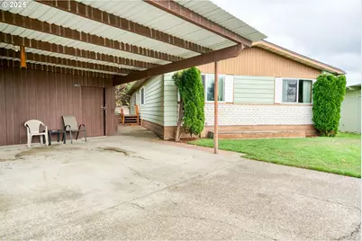 1411 NW 9th Ct, McMinnville, OR 97128 - Photo 3