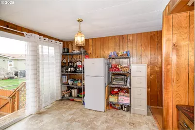 1411 NW 9th Ct, McMinnville, OR 97128 - Photo 15