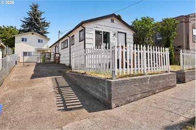 807 Columbia St, Kelso, WA 98626 - Photo 1