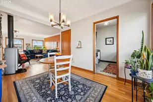 2025 SE Caruthers St, Portland, OR 97214 - Photo 11