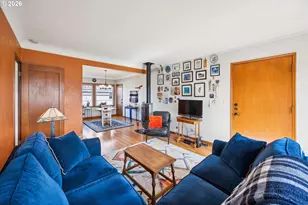 2025 SE Caruthers St, Portland, OR 97214 - Photo 7