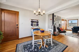 2025 SE Caruthers St, Portland, OR 97214 - Photo 13