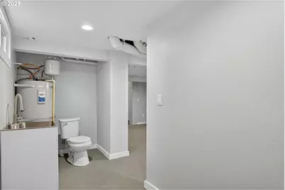 1826 NE 86th Ave, Portland, OR 97220 - Photo 21